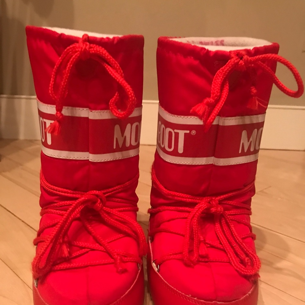 Red Tecnica Moon Boots